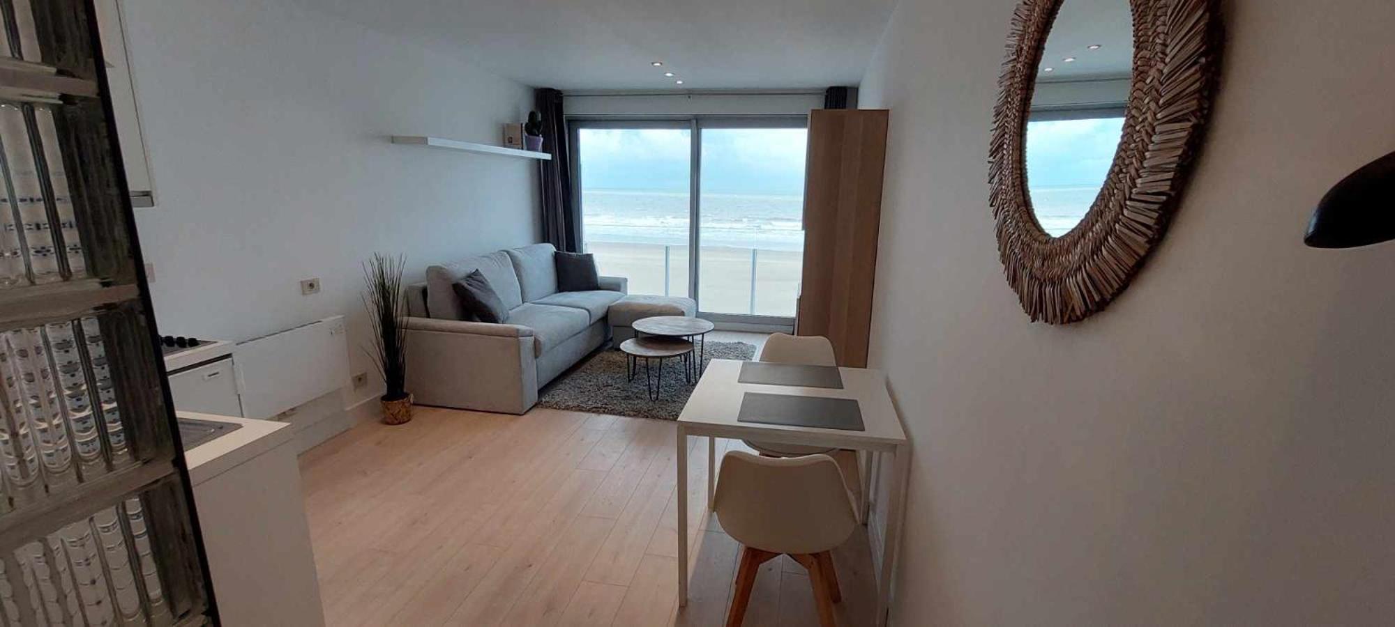 Studio Met Frontaal Zeezicht Middelkerke Exterior foto